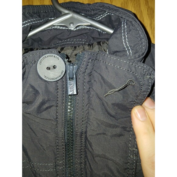 Levi's Vest Mens Size Medium 38×27 Black Lined 100% Nylon Buttoned Zipper 2011 - Picture 10 of 15